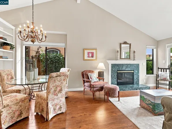 231 Charter Oak Cir, Walnut Creek, CA 94597