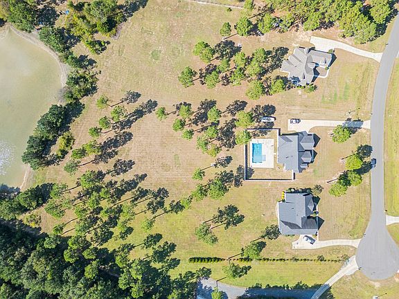 3rd image of 152 Brittany Lakes Dr