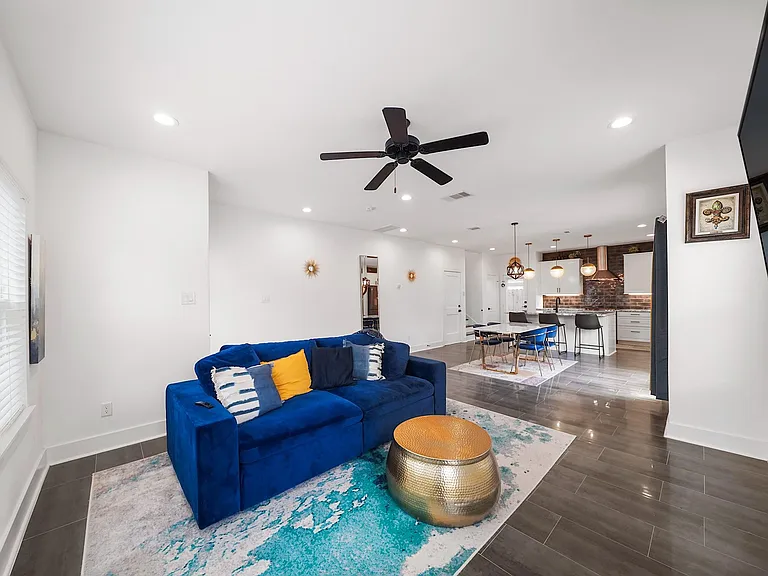 209 Blueberry St — Photo 4