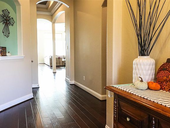 3rd image of 4848 Palomar Ln