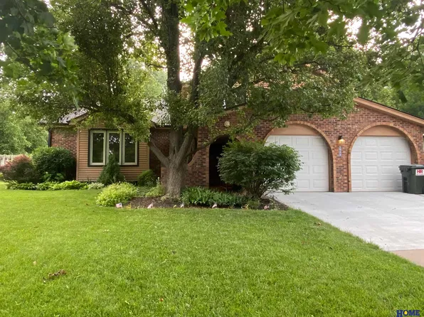5908 Fieldcrest Way, Lincoln, NE 68512