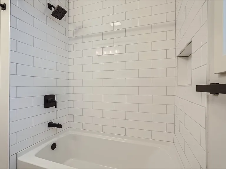 1704 S Hanford St — Photo 18