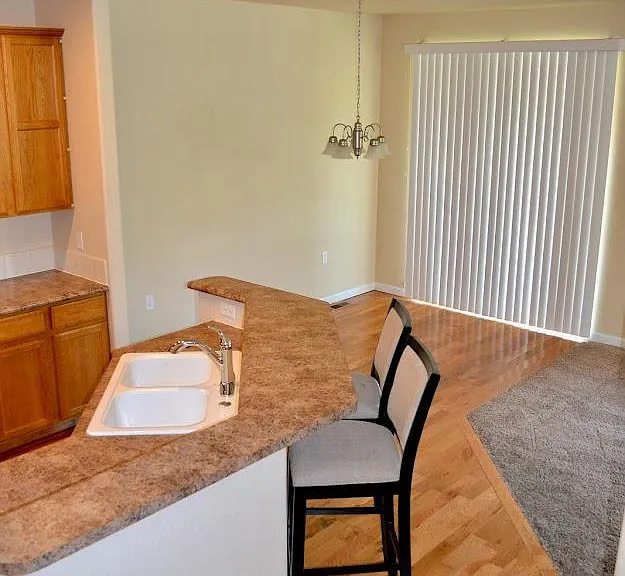2921 Kansas Dr #L — Photo 8