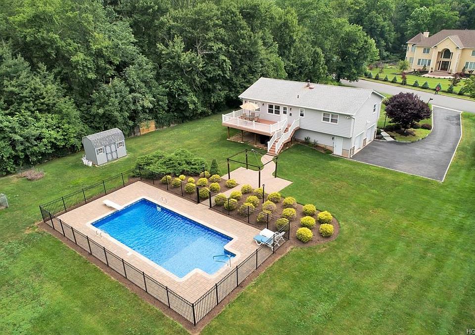 1st image of 7 Worthington Ct