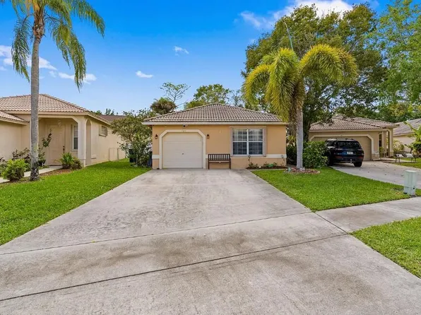 121 Prestige Drive, Royal Palm Beach, FL 33411