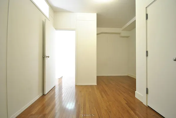 Rented by Town Residential | media 9