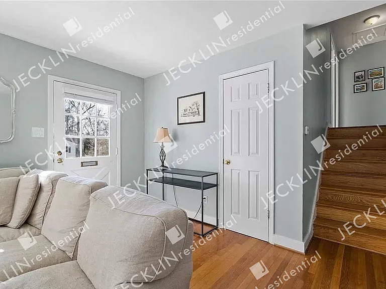 8406 Freestone Ave — Photo 6