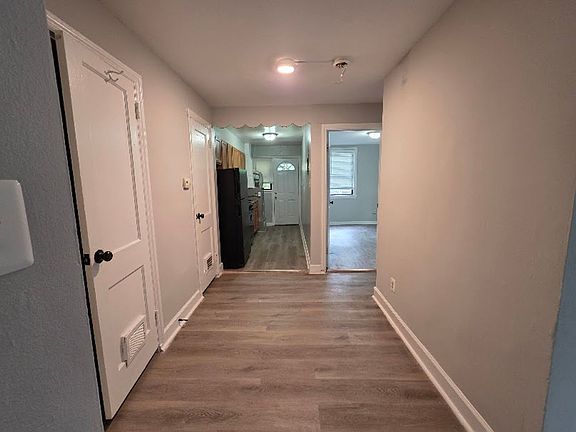 5th image of 427 Burbank St SE #5