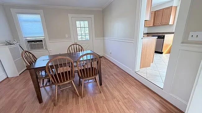 3 bed, 1076 sqft, $3,000 — Photo 2