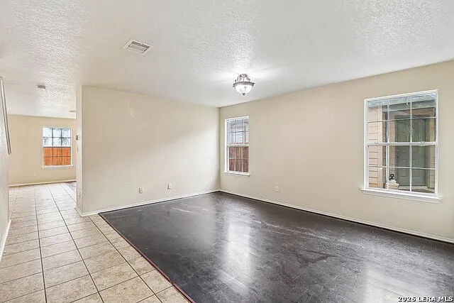 407 Amberdale Oak — Photo 10
