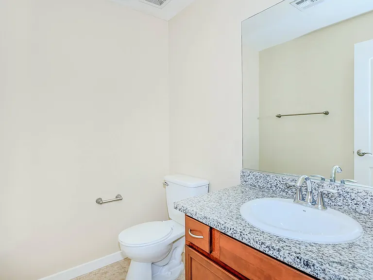 Vineyards at Palm Desert Apartment Homes — Photo 107