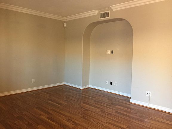 5th image of 2736 B St Unit 104