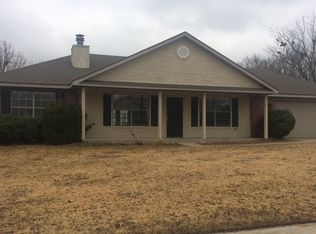 2060 E Stanwyk Dr, Fayetteville, AR 72703