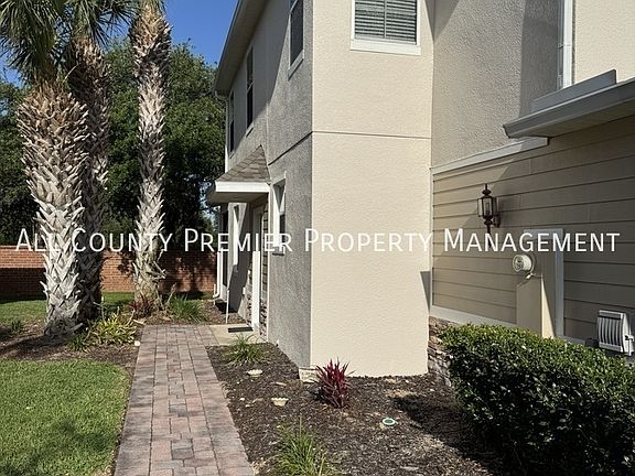 3rd image of 1555 Priory Cir