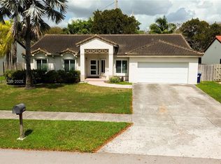 19800 Cutler Ct, Cutler Bay, FL 33189