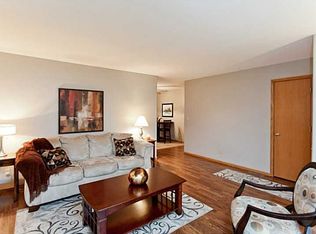 2520 Valleyview Ct, Marion, IA 52302