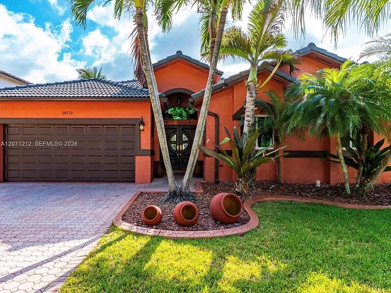 14571 SW 160th Ct — Photo 2