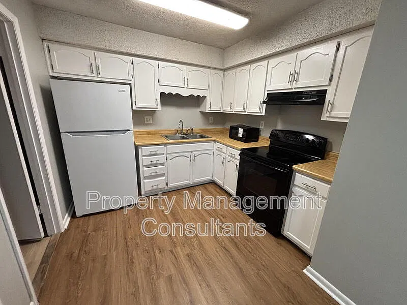 2 bed, 1.0 bath, 950 sqft, $1,200 — Photo 4