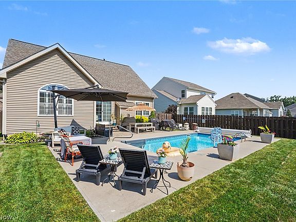2nd image of 3865 Arcadia Cir