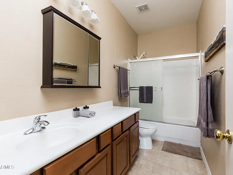 8408 W Midway Ave — Photo 20