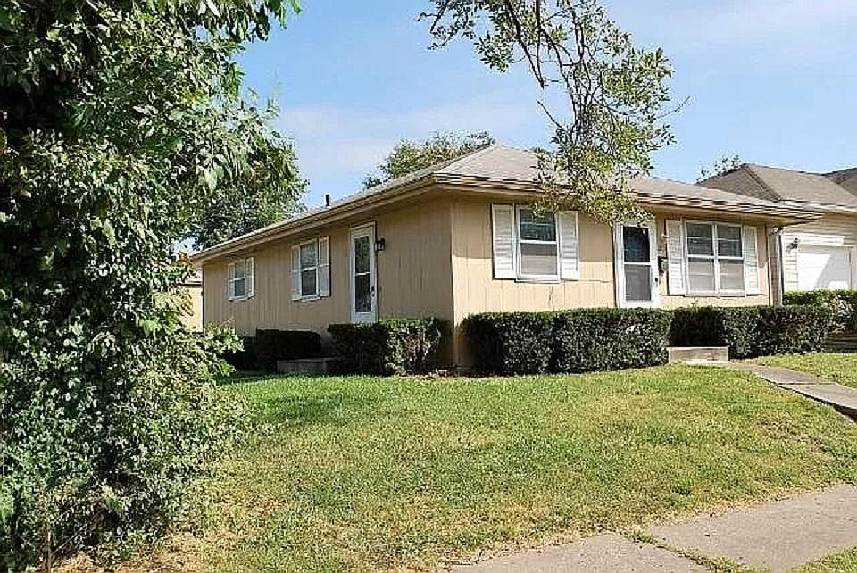 100 E 15th St, Higginsville, MO 64037 Zillow