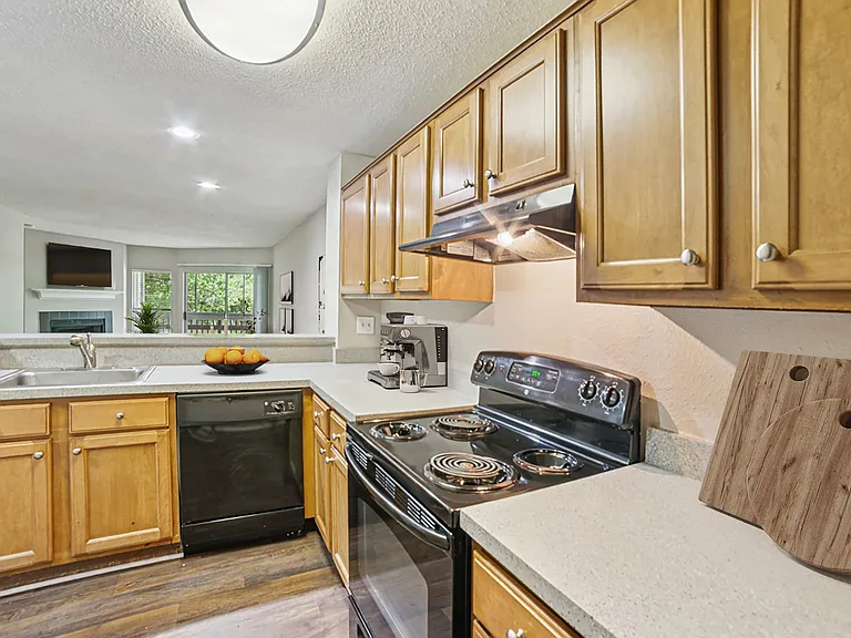 Beacon Ridge Apartments — Photo 19
