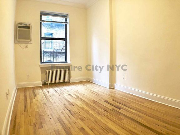 4th image of 323 E 83rd St APT 4C