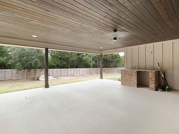 3rd image of 101 Savage Cir