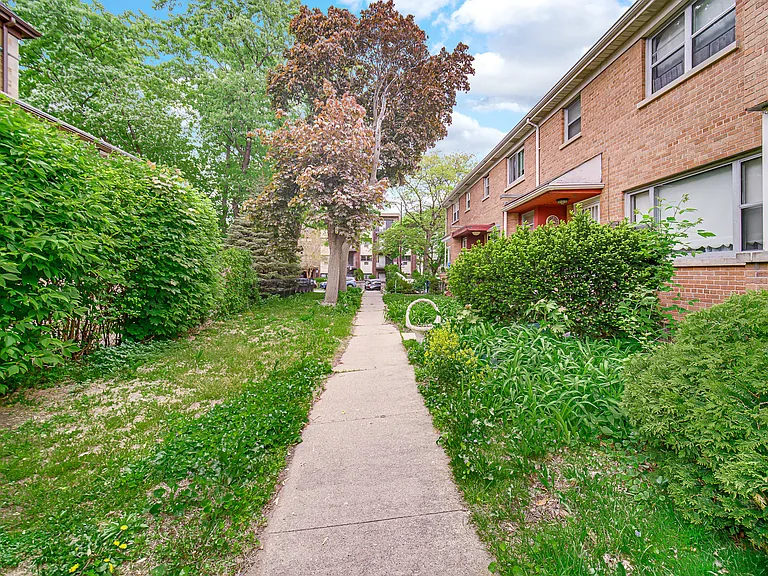 7248 N Ridge Blvd — Photo 26