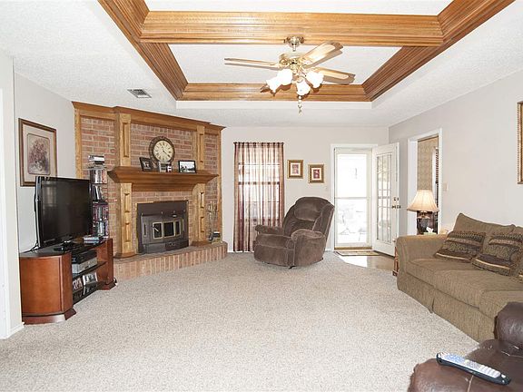 3rd image of 3005 E 48th St