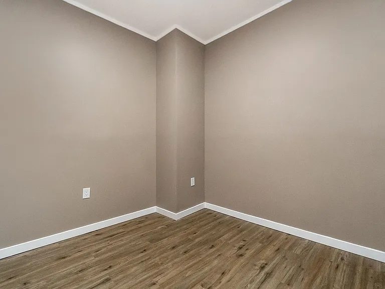 439 W Church St — Photo 22