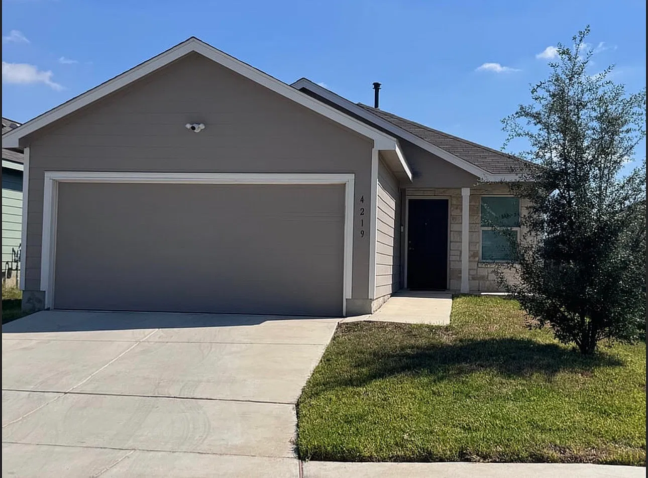 3 bed, 1440 sqft, $2,250 — Photo 1