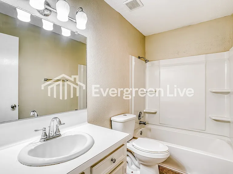 17828 Cluster Ct — Photo 12