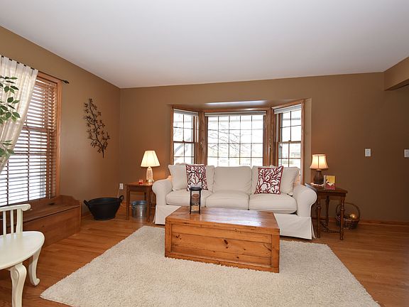 3rd image of 4095 S Wilshire Ct