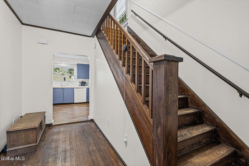 3rd image of 11 Alexander Street