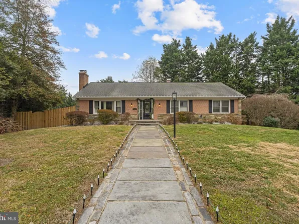 5001 Overlea Ct, Bethesda, MD 20816