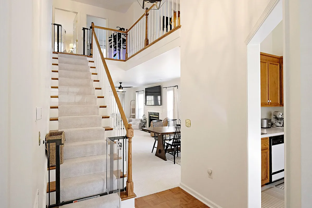 Building Photo - 3284 Gateway Cir