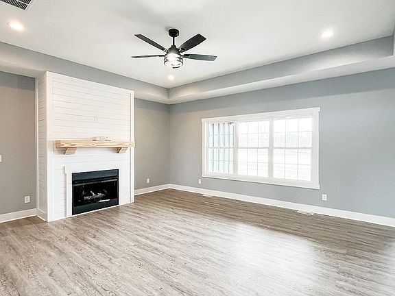 4th image of 11 Pine Hills Ct