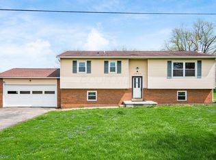 2090 Crumley Rd SW, Lancaster, OH 43130