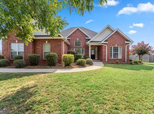 102 Rosemary Ct, Warner Robins, GA 31088