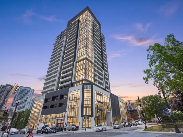 15 Queen St S #1302, Hamilton, ON L8P 3R4