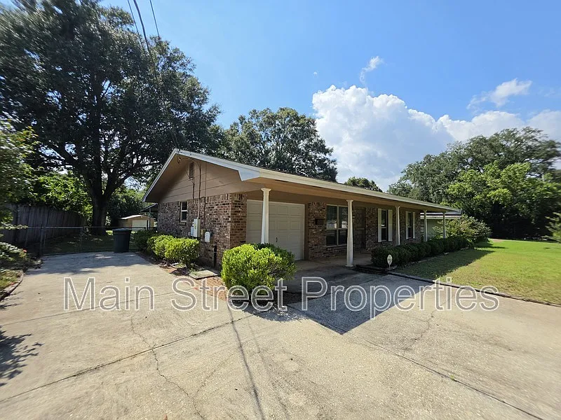 5505 Fairview Dr