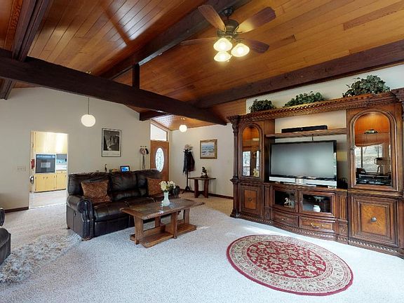 3rd image of 282 Kellisha Ln