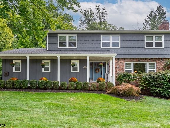 3rd image of 66 Darlington Dr