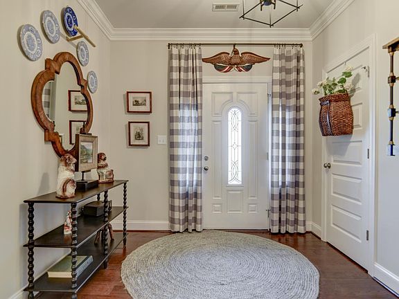 3rd image of 1249 Fleming Way