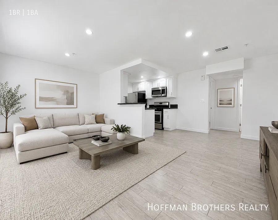 601 N Normandie Ave Los Angeles, CA 90004 — Photo 1