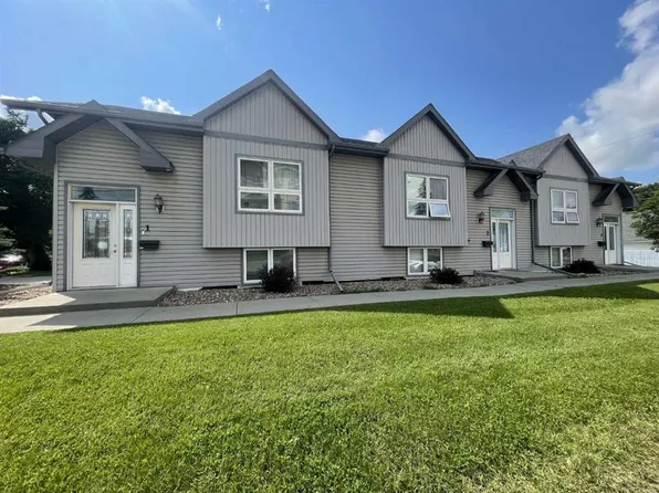 5202 49th St, Lloydminster, AB T9V 0K6