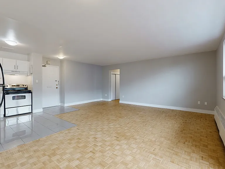 385 Gibb St — Photo 12