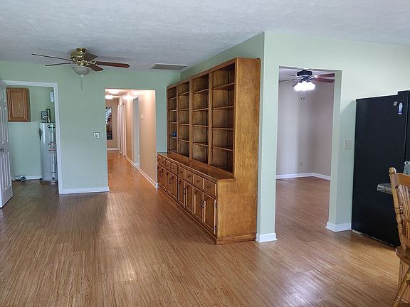 5th image of 29 Dogwood Pl