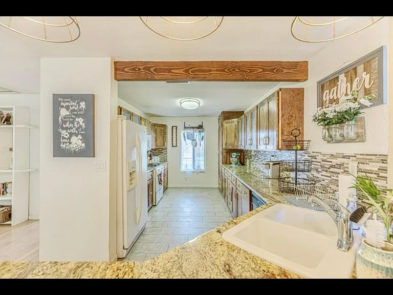 2108 Knollwood Ct — Photo 8